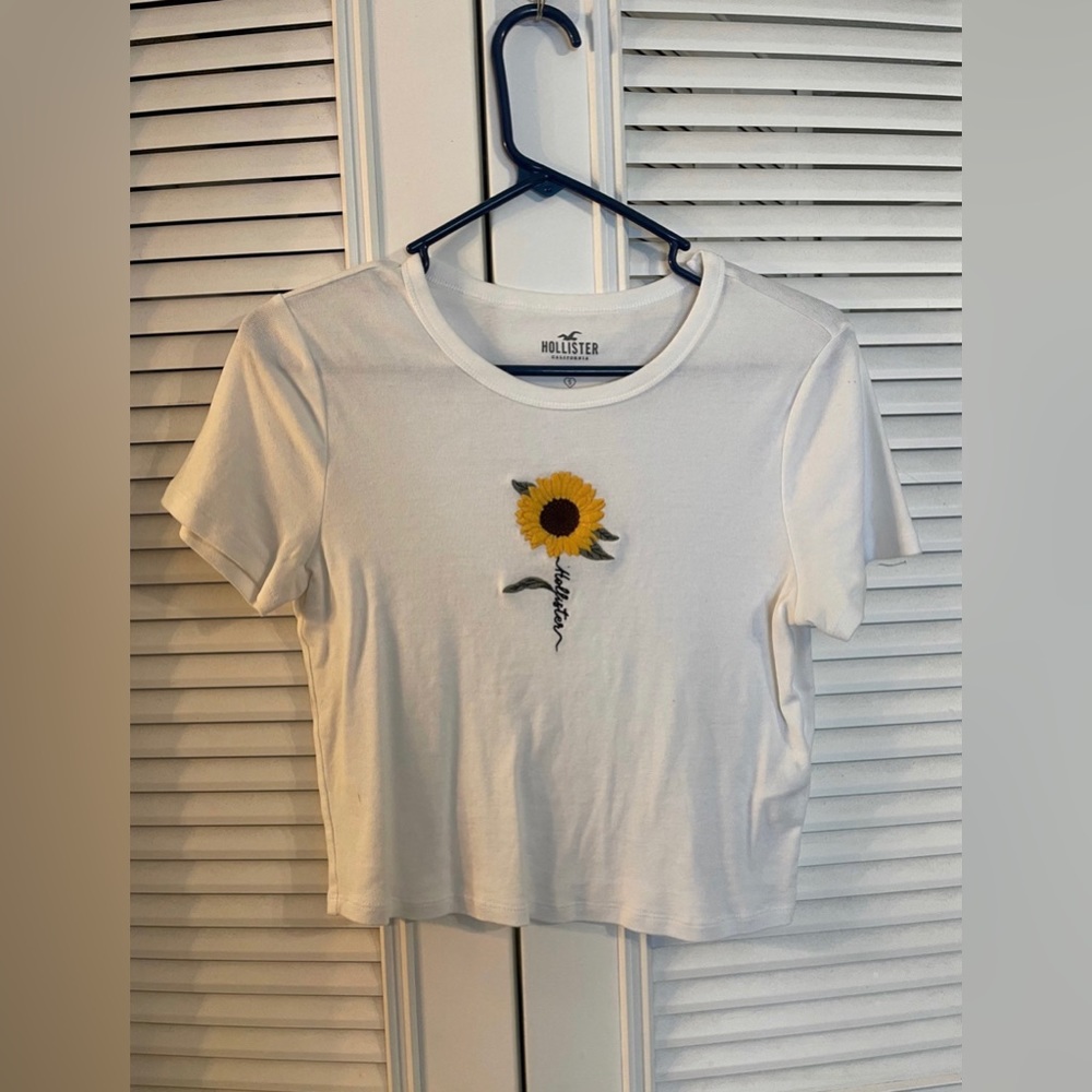 Hollister Baby Tee